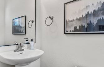 Elegant New Construction Bungalow with Scenic Forest Views - Photo 15