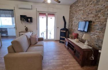 CITY HOUSE & FREE PARKING by Perry-Holiday moderno, panoramico e comodo fino a 6 ospiti - Foto 14