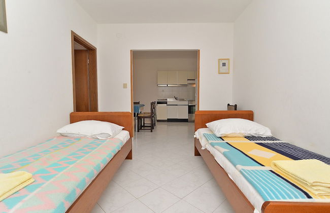 Apartment Josip 828 - Photo 9