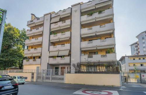 Homey Grandeur - Spacious Stay with Terrace & Wi-Fi - Foto 28