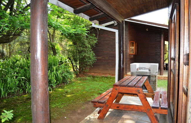 Log Cabin & Settlers Village - Photo 18