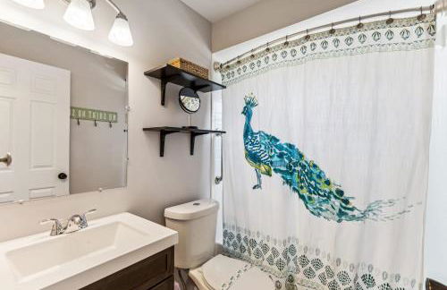 Charming Heated Pool Home - 3 miles to the Beach, Pet and Family Friendly -Available Year Round! - Photo 22