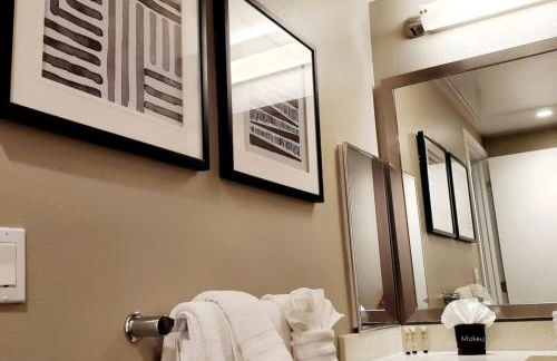 Spacious 2 bed 2 bath, Pool, Hottub, Wifi, 24 hr Fitness, Parking - Foto 21