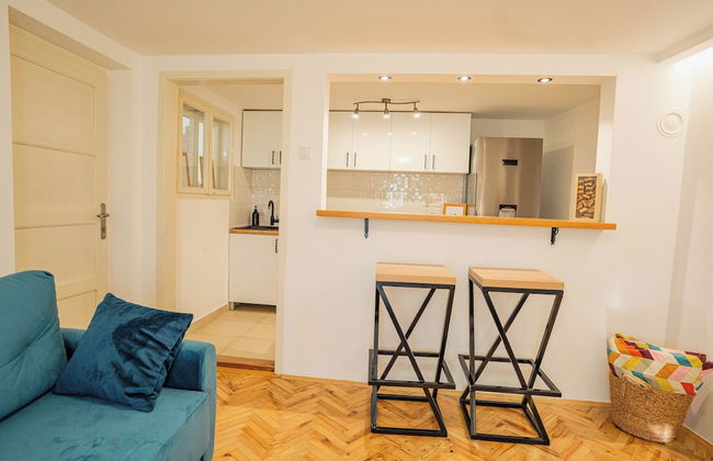 VP Apartment - A Forest Retreat in the Heart of the City! - Foto 9