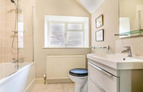 Court Cottage - Photo 17