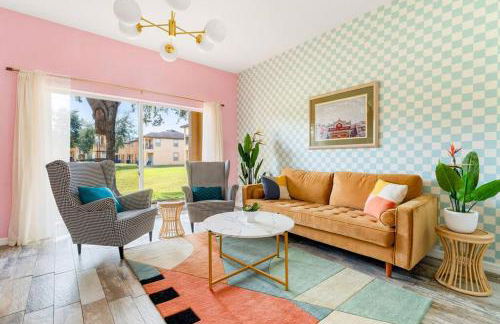 Disney World Cinderella Castle Lazy River Pool & Game Room - Foto 19