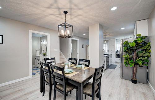 Spacious home away from home! Hot tub! - Photo 2