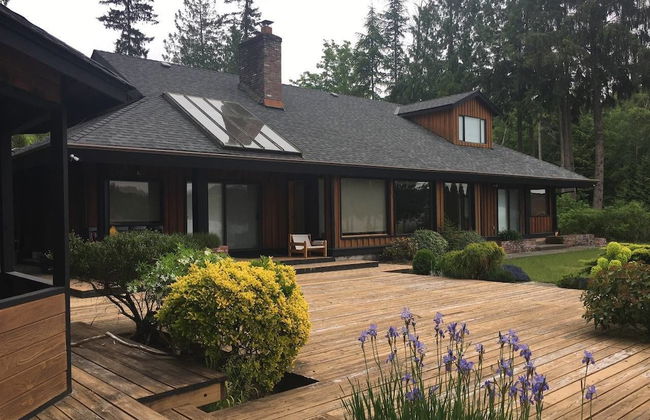 B - Sechelt Private Coastal Home - Photo 28