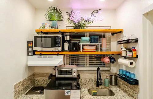 Stunning Little Havana Suites Close to airport, Calle Ocho, Brickell, Wynwood and the Beaches - Free Parking - Foto 42