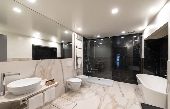 Locanda Leon Bianco on the Grand Canal - Photo 44