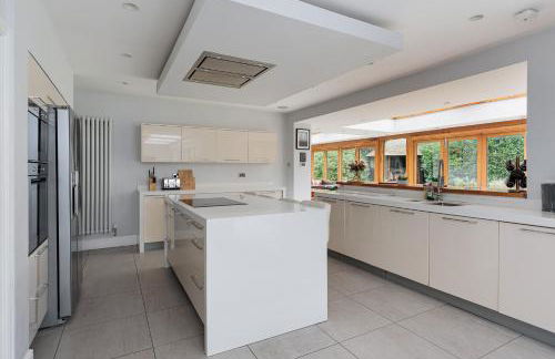 Mereside House Private Pool Retreat - Photo 19