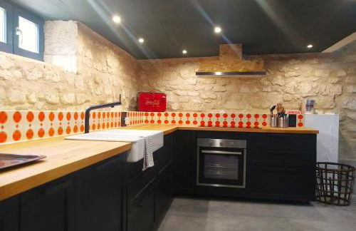 "La Case" - Magnifique ferme rénovée au cœur de la nature - Piscine privée sans vis-à-vis - Vue dégagée - Jardin - Stationnements gratuits devant la propriété - Belles prestations - Foto 56