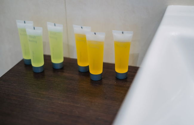 Modern Apartment Across the Ponds - Foto 20