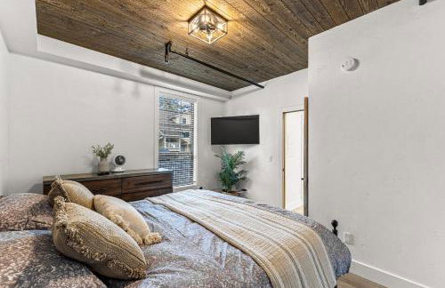 The Loft 10 - Steps from the Lake & Dining- Newly renovated in the heart of McCall - Foto 14