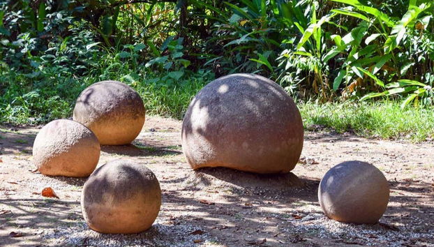 Sphères du site archéologique Finca 6