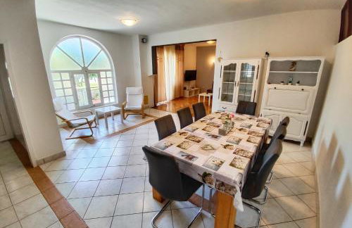 House Rose with Garden and Pool - Foto 20