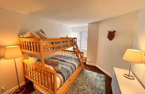 Snowcreek IV - Cozy Mammoth Ski Condo with Mtn Views and Hot Tub - Foto 6
