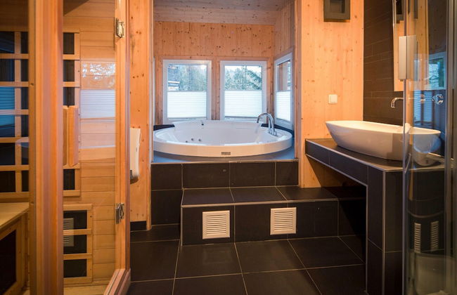 Appealing Chalet With Infrared Sauna - Photo 13