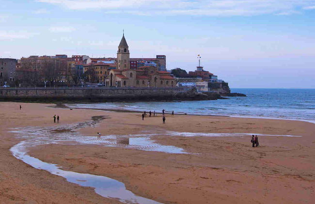 Tour in Gijón - Photo 1
