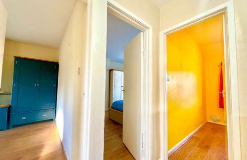 Spacious 3-Bed Family Retreat with Cosy Living and Garden! Free parking - Foto 25