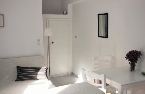 Meltemi Studios and Apartments - Photo 11