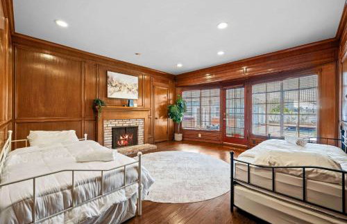 Spacious 5BR LA Villa with Pool Spa & Game Room - Foto 24