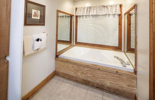 Er44 - Rising Eagle - Great Location! Close To Town! 2 Bedroom Cabin by RedAwning - Foto 28