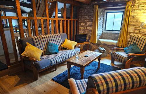 The Hayloft at Cwmffrwd Farm - Photo 3