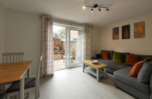 Crewe Short Lets 8 Victoria Court, Crewe - Photo 4