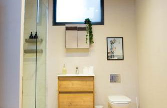 Spacious 3-Bed Retreat - Modern & Super Central - Foto 32