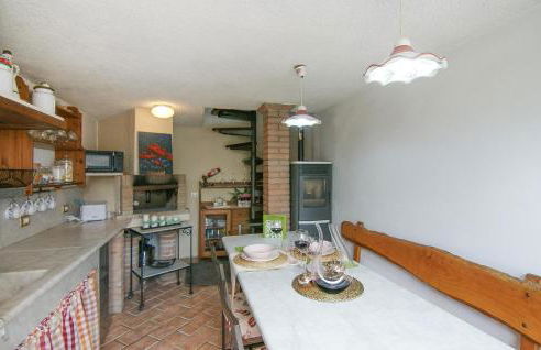 Awesome Home In Querceta With Wifi - Foto 13