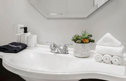 Cozy 1BR Parking, Rooftop, Near Arrowhd & TMobile - Foto 52