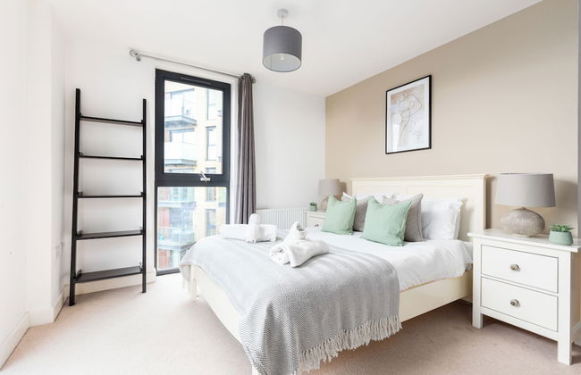 Idyllic 2 Bed Flat with Balcony in Canada Water - Foto 10