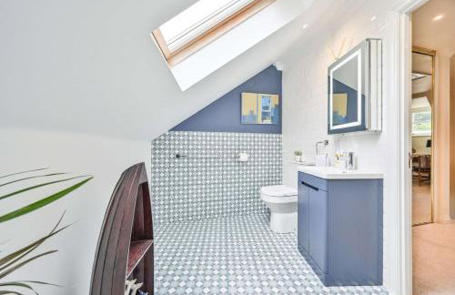 Lisburne Place - Luxury Three Bedroom Town House - Photo 13