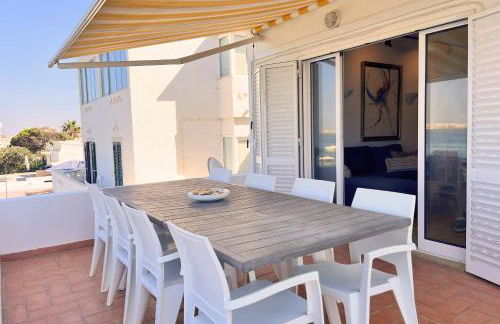 Beach House on Faro Island with a Dreamy Terrace and 7 Beds for the Perfect Escape - Foto 11