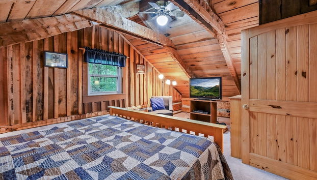 New Song Appalachian Chink Style Cabin features Foosball and Air Hockey Table by RedAwning - Foto 4, Habitación