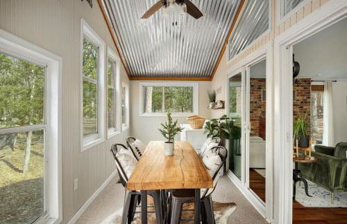 Cabin w hot tub & fire pit - Foto 15