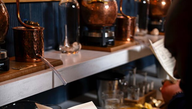 Taller de destilación de ginebra en París en francés - Foto 3