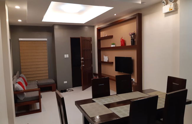 Restful 3BR Hillside Duplex - Foto 16