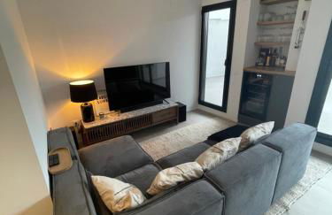 Apartamento de una habitación con terraza grande cerca de Barcelona - Photo 3