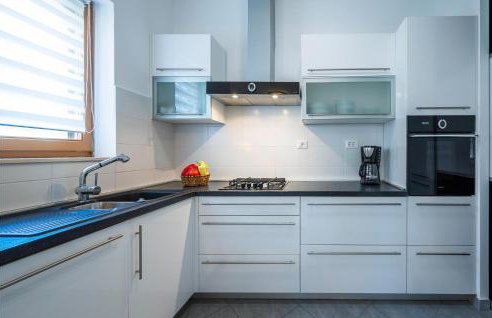 Lovely Home In Susnjevica With Kitchen - Photo 7