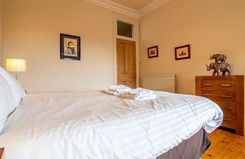 Beautiful and Bright Georgian Style Morningside Apartment - Pass the Keys - Foto 27