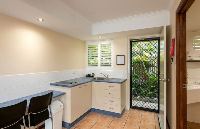 Sunlit Waters Studio Apartments - Photo 22