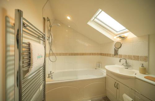 Cotswolds, Beautiful 5 bed 3 bath house, lovely garden, free parking - Foto 35