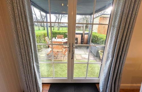 Luxury 2 Bed Cottage with Log Fire Hot Tub & Sauna - Foto 27