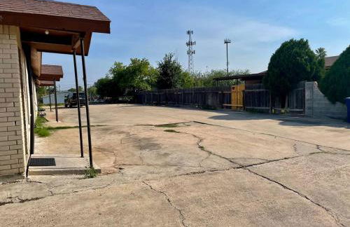 Large parking lot sleeps 8 - Foto 30