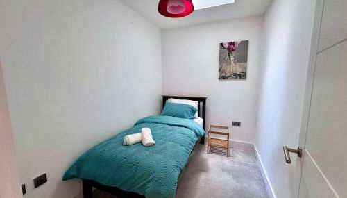 Spacious and Modern Entire Home with Garden - Foto 2