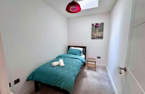 Spacious and Modern Entire Home with Garden - Foto 2