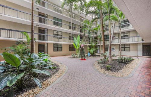 Walkout condo with beach access, pool and pickleball - Foto 63