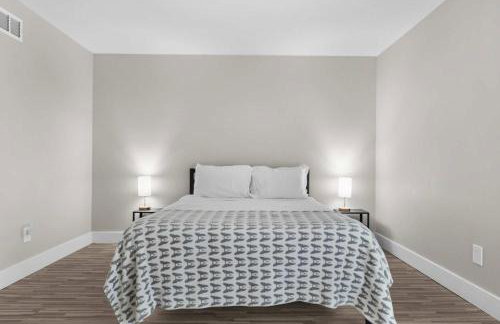 Elegant Escape Prime Location & Style - Foto 18
